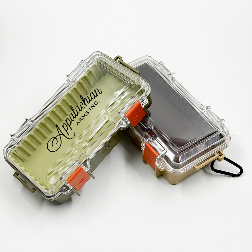 A waterproof box of the same quality as Pelican 1060 outdoor dry box