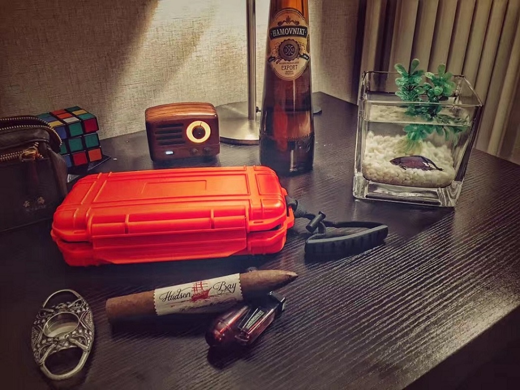Waterproof Cigar Case1