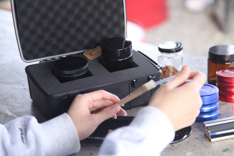 [BP-8002] China Factory High Quality Hard Plastic Smoke Accessories Travel Case Smoke Shop Supplies Smoking Tray with Custom Logo Foam Color